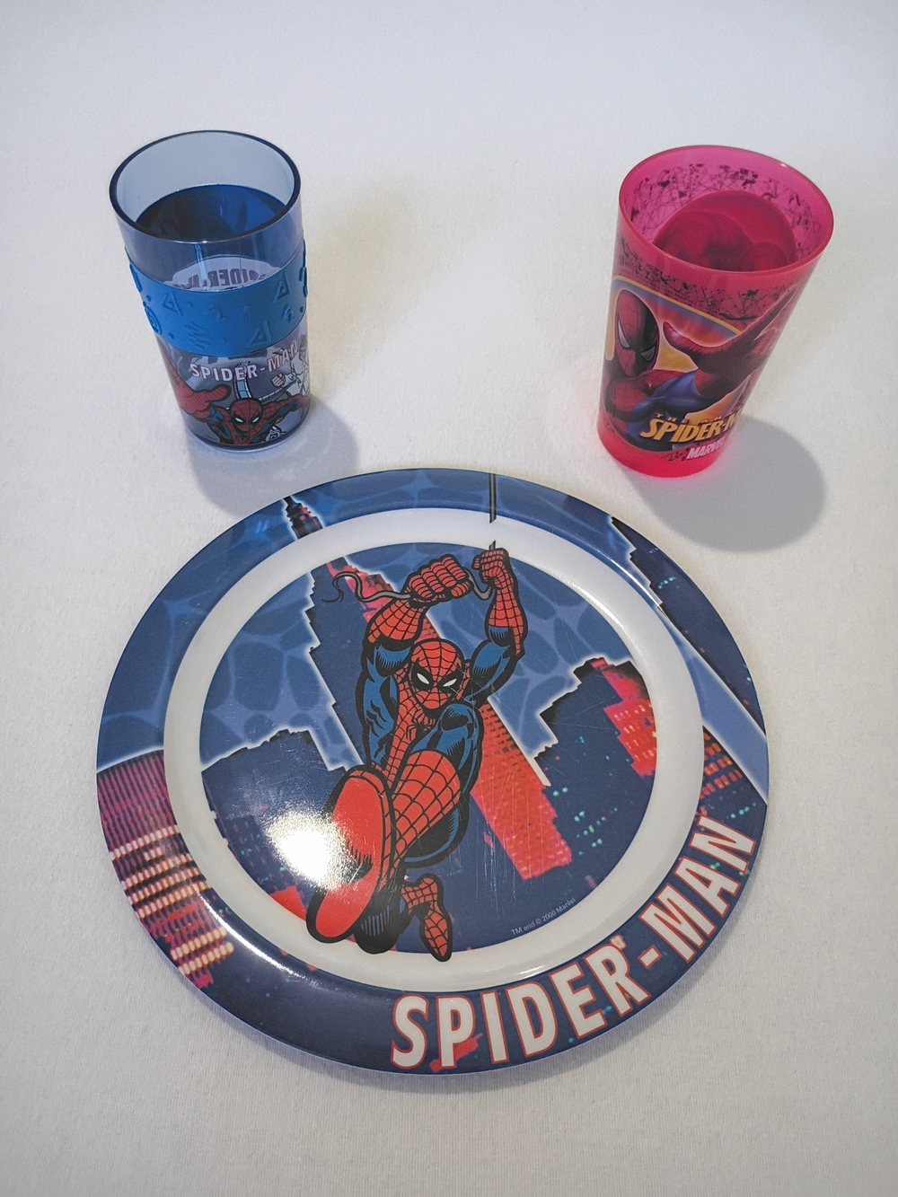 2000 Spider Man Kid Plate with 2 Matching Cups